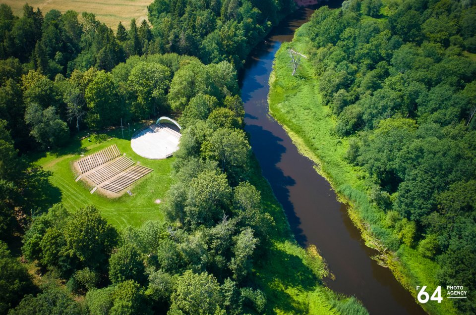 Photo Agency F64: Skaņkalnes pilskalns ar Upuralu